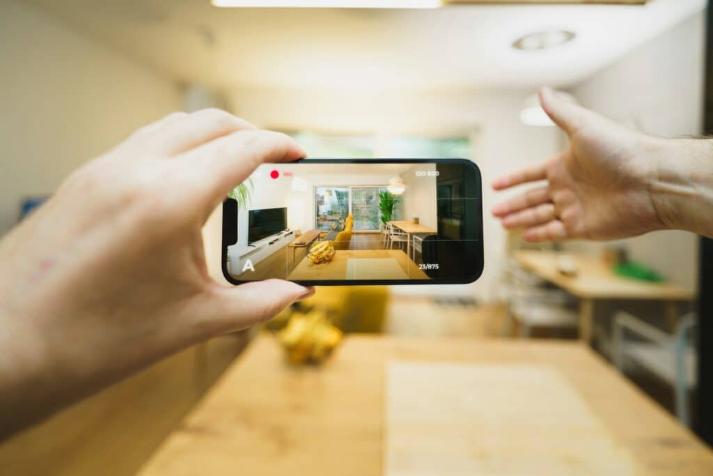 Pengenalan Augmented Reality dan Aplikasi Praktisnya Sehari-hari