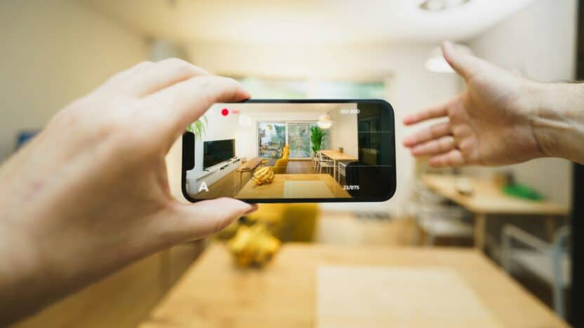 Pengenalan Augmented Reality dan Aplikasi Praktisnya Sehari-hari